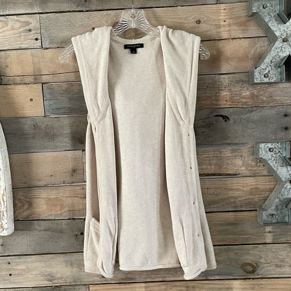 Banana Republic Cream Hoodie Vest - Picture 3 of 6